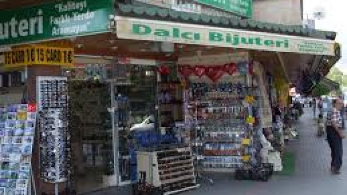 Dalcı Bijuteri – Alanya’da şık ve trend takı aksesuarları, modern bijuteri tasarımları.