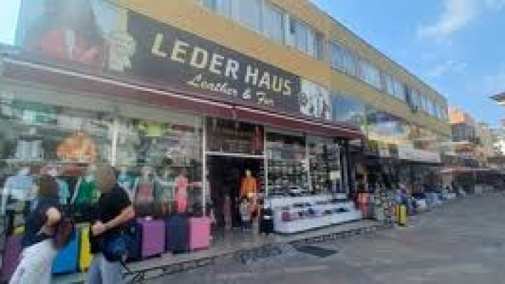 World Leather Magazin – Deri modası, tasarım trendleri ve el yapımı deri ürünlerin sergilendiği Alanya mağazası.