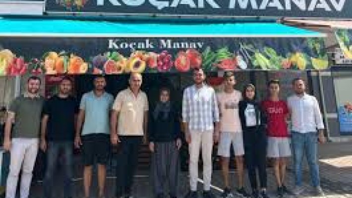 Koçak Manav – Taze meyve ve sebzelerin renkli tezgahı