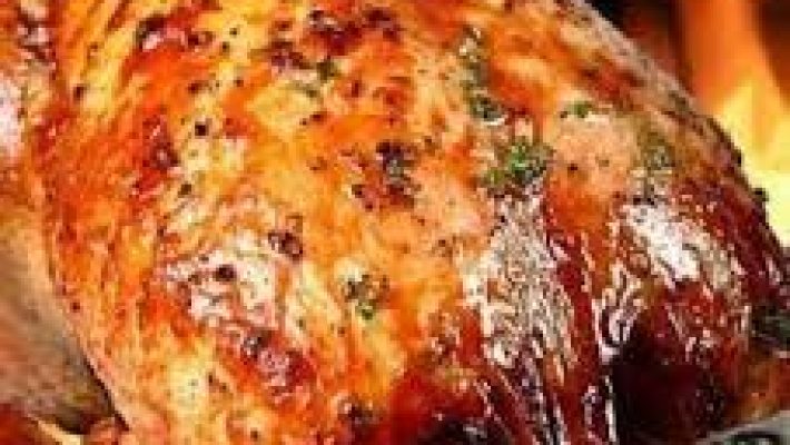 Hakver Piliç mağazası ve taze piliç ürünleri tezgâhı