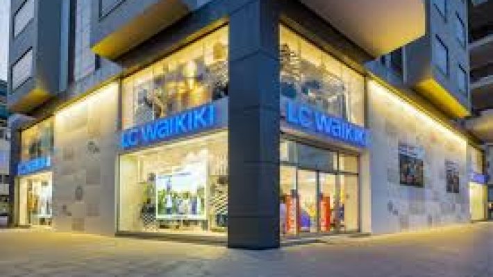 LC Waikiki Alanya – Aile boyu moda ve uygun fiyatlı giyim seçenekleriyle modern alışveriş deneyimi.