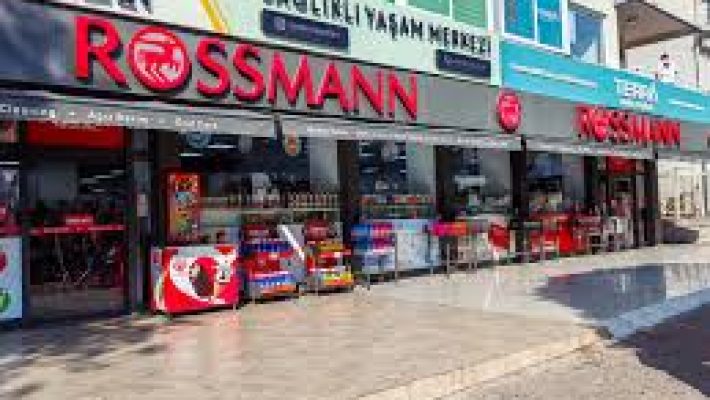 Rossmann Alanya Mall of Konaklı AVM – Kozmetik, kişisel bakım ve temizlik ürünleri sunan mağaza.
