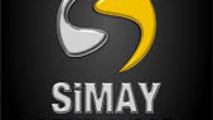 Simay Rent a Car ofisinde park edilmiş kiralık araçlar, ön planda sedan ve SUV modelleri