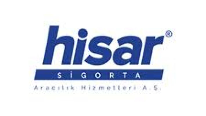 Alanya Hisar Sigorta ofisinde sigorta danışmanları müşterilere hizmet verirken çekilmiş görüntü