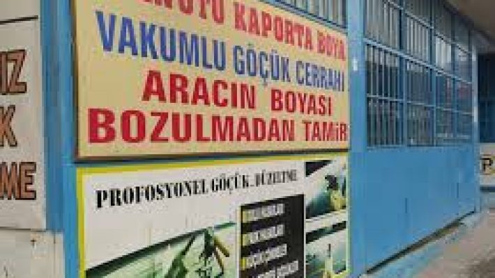 Özen Oto Boya & Boyasız Göç Düzeltme Merkezi’nde araç boya ve göç düzeltme işlemleri yapılırken çekilmiş görüntü