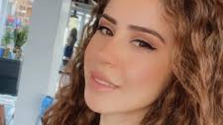 Gözde Kuaför’de saç kesimi ve güzellik hizmeti alan bir müşteri, modern kuaför salonu ortamında.