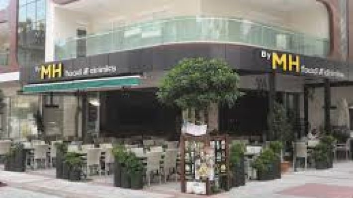 “Alanya By M&H Food & Drinks’te modern sunumlarla hazırlanan yemekler ve serinletici içecek çeşitleri”