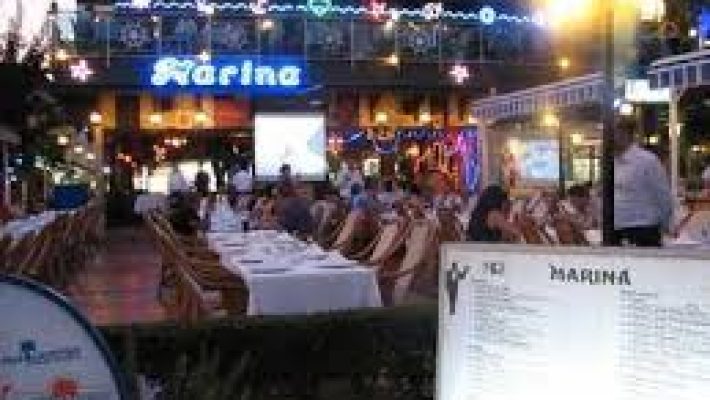 “Alanya Marina Restaurant’ta deniz manzarası eşliğinde taze balık, deniz ürünleri ve Akdeniz mutfağı lezzetleri”