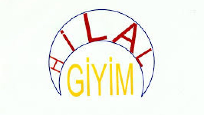 Hilal Giyim Alanya – Kadın ve erkek giyim ürünlerinin modern ve şık bir şekilde vitrinlerde sergilendiği mağaza, farklı tarz seçenekleri sunuyor.