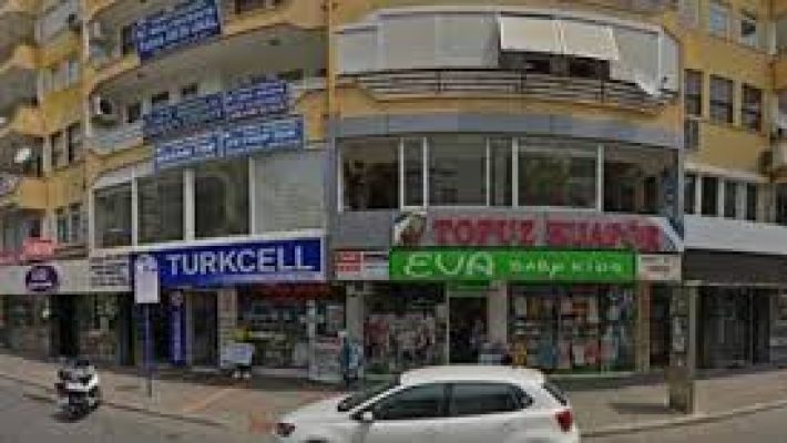 “Bahama Güzellik Salonu’nda saç ve cilt bakım hizmeti alan müşteri”