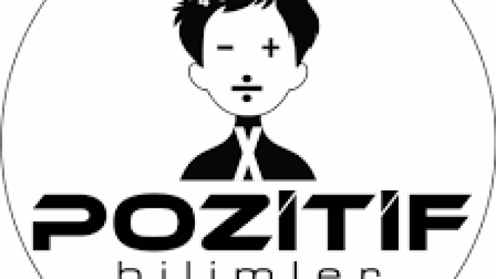 "Alanya Pozitif Bilimler öğrencileri modern sınıfta ders çalışıyor, öğretmen rehberliğinde matematik, fen ve temel bilimler konularında bireysel ve grup etütleri alıyor."