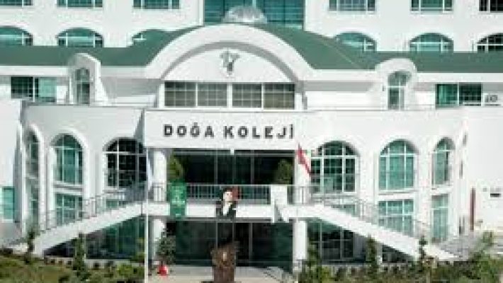 Doğa Koleji Alanya Kampüsü, modern eğitim imkanları ve öğrencilere yenilikçi, güvenli bir öğrenme ortamı sunan özel okul.