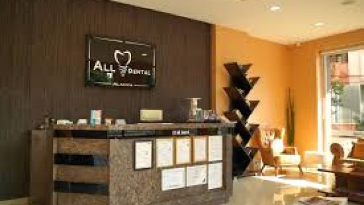 “All Dental Alanya modern muayene odası ve ileri teknoloji dental ekipmanlarla donatılmış diş kliniği.”