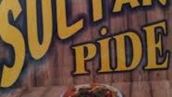 Alanya’da sıcak pide ve lezzetli kebap çeşitleri sunan Sultan Pide Kebap Salonu’nun özenle hazırlanmış sofraları