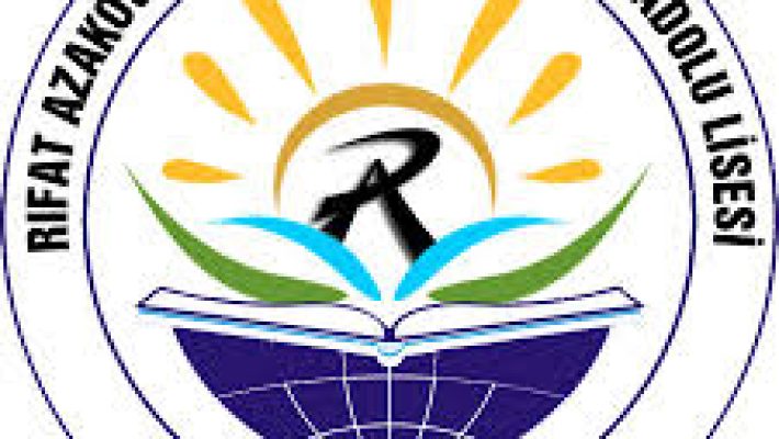 Rıfat Azakoğlu Mesleki ve Teknik Anadolu Lisesi öğrencileri atölye ve laboratuvar derslerinde uygulamalı eğitim alırken.