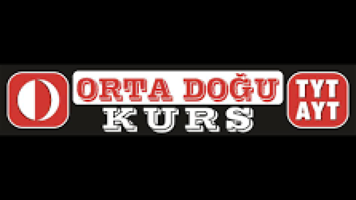 "ALANYA ORTA DOĞU ÖZEL ÖĞRETİM KURSU öğrencileri modern sınıf ortamında TYT, AYT, LGS ve KPSS sınavlarına yönelik matematik dersleri alıyor, öğretmen rehberliğinde bireysel ve grup etütleri yapıyor."