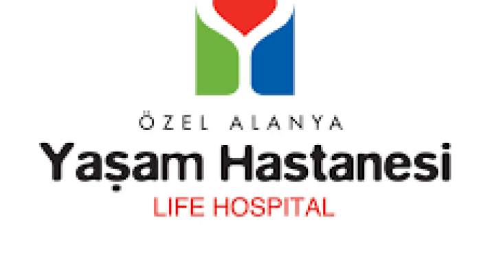 “Özel Alanya Yaşam Hastanesi modern hasta kabul ve sağlık hizmet alanlarıyla hizmet veren hastane binası.”