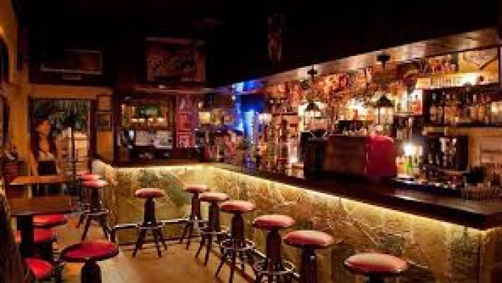 Desperado Restoran Cafe Bar’da lezzetli yemekler ve canlı müzik eşliğinde keyifli akşam.