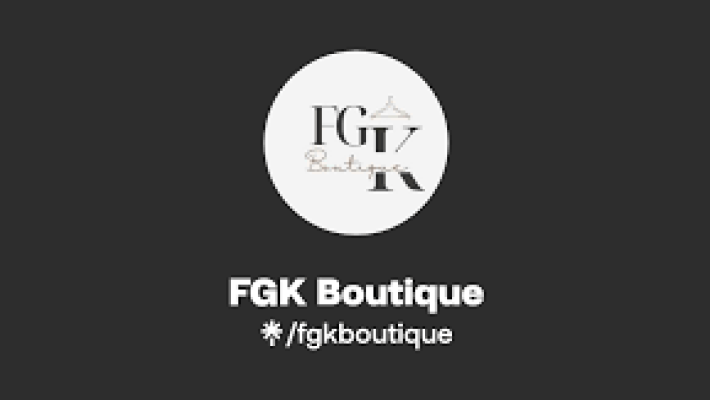 FGK Boutique Alanya – Modern ve şık kadın giyim ürünlerinin vitrinlerde sergilendiği butik mağaza.
