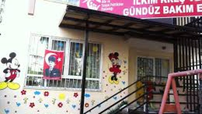 "İlkim Kreş ve Gündüz Bakımevi – çocuklara güvenli, sevgi dolu ve eğitici bir ortam sağlayan modern kreş ve bakım evi."
