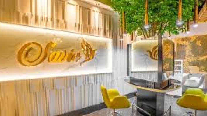 “Savie Beauty Salon Alanya’da profesyonel saç, cilt ve kişisel bakım hizmeti alan müşteri”