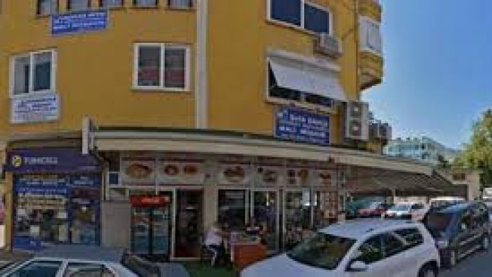 “Alanya Arap Mehmet Kebap Salonu’nda odun ateşinde pişen kebaplar ve geleneksel Türk mutfağı lezzetleri”