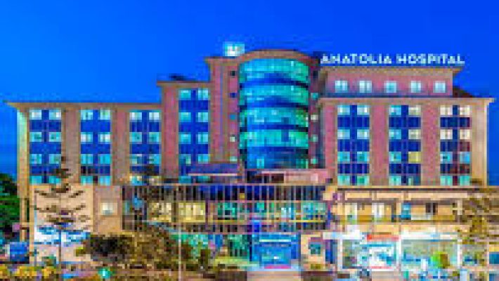 “And Özel Sağlık modern klinik ortamı ve hasta danışmanlık alanı.”