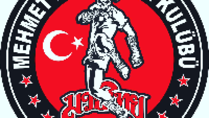 “Mehmet Arzık Spor Kulübü’nde kickboks ve dövüş sporları antrenmanı yapan sporcular”