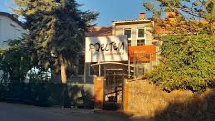 "Özel Meltem Kreş ve Gündüz Bakım Evi – çocuklara güvenli, eğitici ve sevgi dolu bir ortam sağlayan modern kreş."