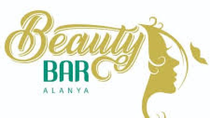 “Beauty Bar Alanya’da profesyonel saç, makyaj ve güzellik uygulamaları yapılan modern salon”