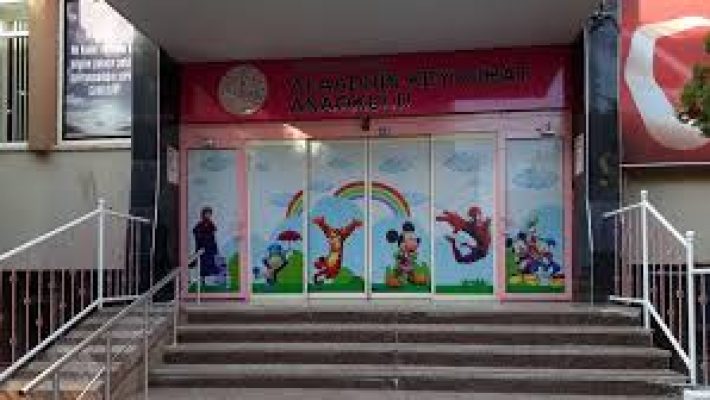 "Özel Alaaddin Keykubat Anaokulu – çocuklara güvenli, sevgi dolu ve eğitici bir öğrenme ortamı sunan modern anaokulu."