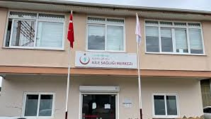 “Anne Çocuk Sağlığı Merkezi modern muayene odaları ve anne çocuk sağlık hizmet alanı.”