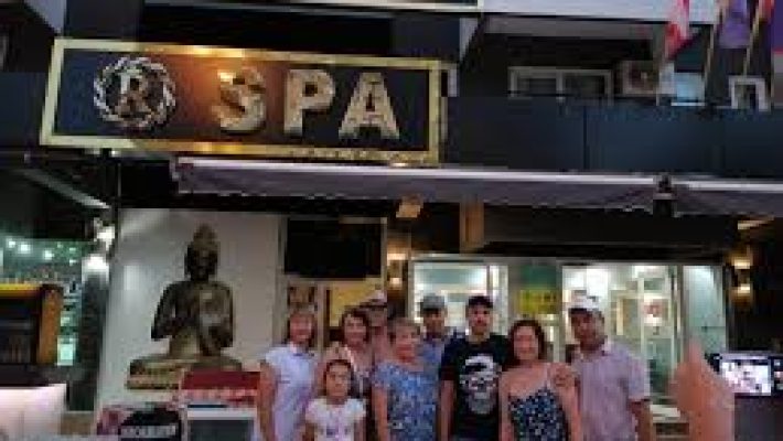 "Royalisa VIP Hamam Spa Masaj – lüks spa merkezi, geleneksel hamam ve profesyonel masaj hizmetleriyle misafirlerine ayrıcalıklı bir deneyim sunuyor."