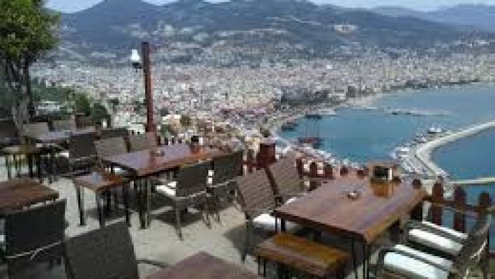 “Alanya Green River Restoran’da doğayla iç içe nehir kenarında yemek keyfi”