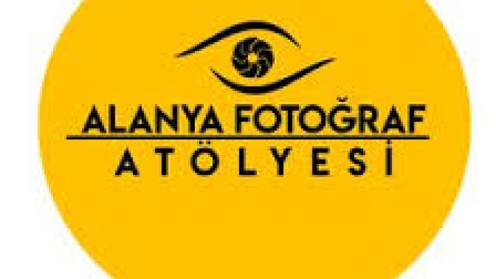 "Alanya Fotoğraf Atölyesi’nde katılımcılar, fotoğraf teknikleri ve kompozisyon dersleri alıyor, eğitmen rehberliğinde çekim yaparak yaratıcılıklarını geliştiriyor."