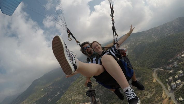 Alanya’da ekstrem spor tutkunları için en iyi aktivitelerden biri: Paragliding.