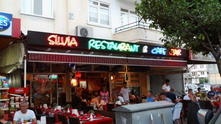 Elbette! İşte "Silvia Restoran Alanya" isimli bir görsel için SEO uyumlu ve açıklayıcı: