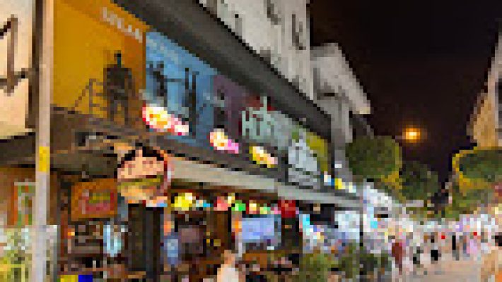 Human Gastropub Sushi’de özenle hazırlanmış taze sushi tabakları ve şık sunum