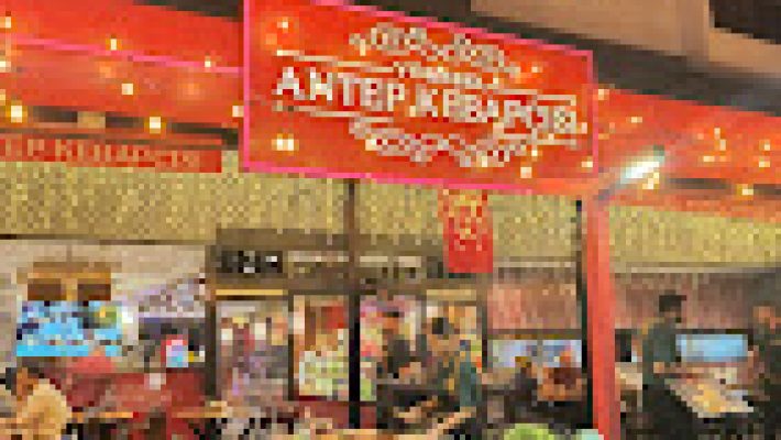 Yöresel Antep Kebapçısı’nda közde pişen kebap ve yöresel lezzetler