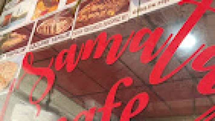 Şamata Cafe’de renkli dekorasyon ve keyifli kahve sunumu