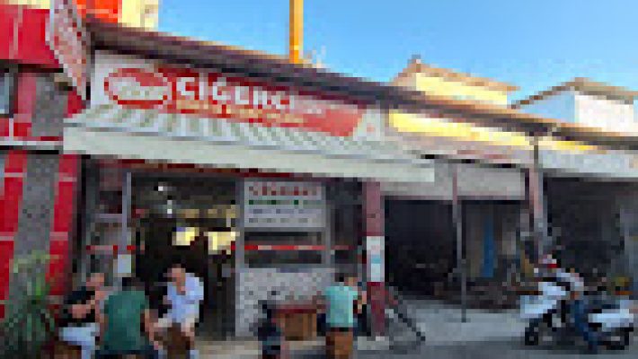 Ciğerci Hüsamettin Usta’da mangalda pişen nefis ciğer şiş servisi