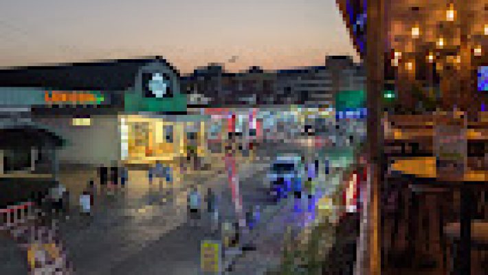 Calvados Rest & Pub’ta sıcak atmosferde lezzetli yemekler ve keyifli içecekler.