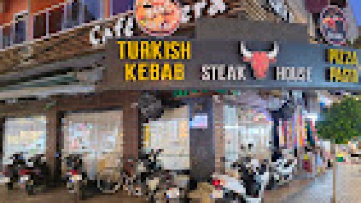 Cafe Opera Puan Restaurant’ta şık ambiyans ve özenle hazırlanmış yemekler.
