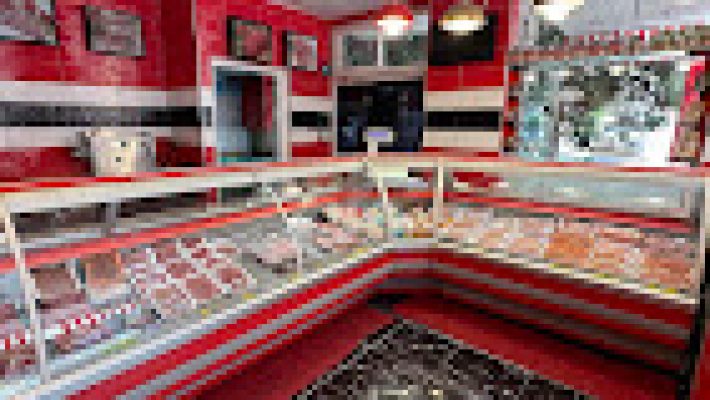 Alanya’da taze ve kaliteli et ürünleri sunan Güven Kasap’ta dana, kuzu ve tavuk çeşitleri hijyenik ve güvenli şekilde hazırlanıyor.