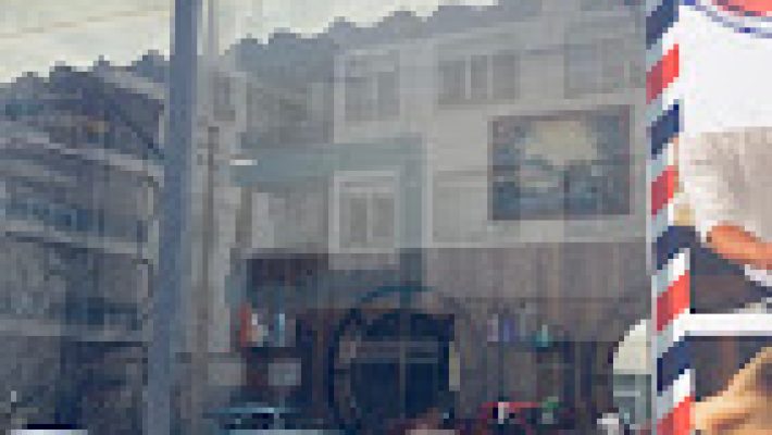 King Barber Shop – Mahmutlar’da erkek saç kesimi, sakal bakımı ve klasik berber hizmetleri sunan modern barber salonu.