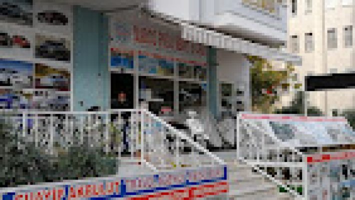 “Marco Polo Rent A Car ofisi ve farklı segmentlerde kiralık araç seçenekleri.”