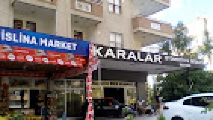 Karalar Otomotiv servis alanında araç bakım ve onarım işlemleri yapılırken çekilmiş görüntü
