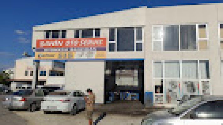 Şahin Oto Tamir atölyesinde otomatik şanzıman arızası tespiti ve araç tamiri yapılırken çekilmiş görüntü