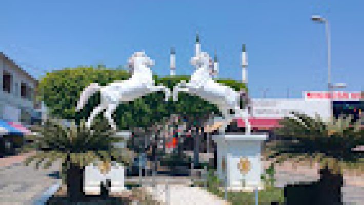 Konaklı Oto Sanayi atölyesinde araç bakım ve onarım işlemleri yapılırken çekilmiş görüntü