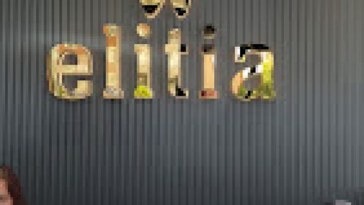 Elitia Dental Studio Turkey kliniğinde modern diş tedavi odası ve hasta alanı görünümü